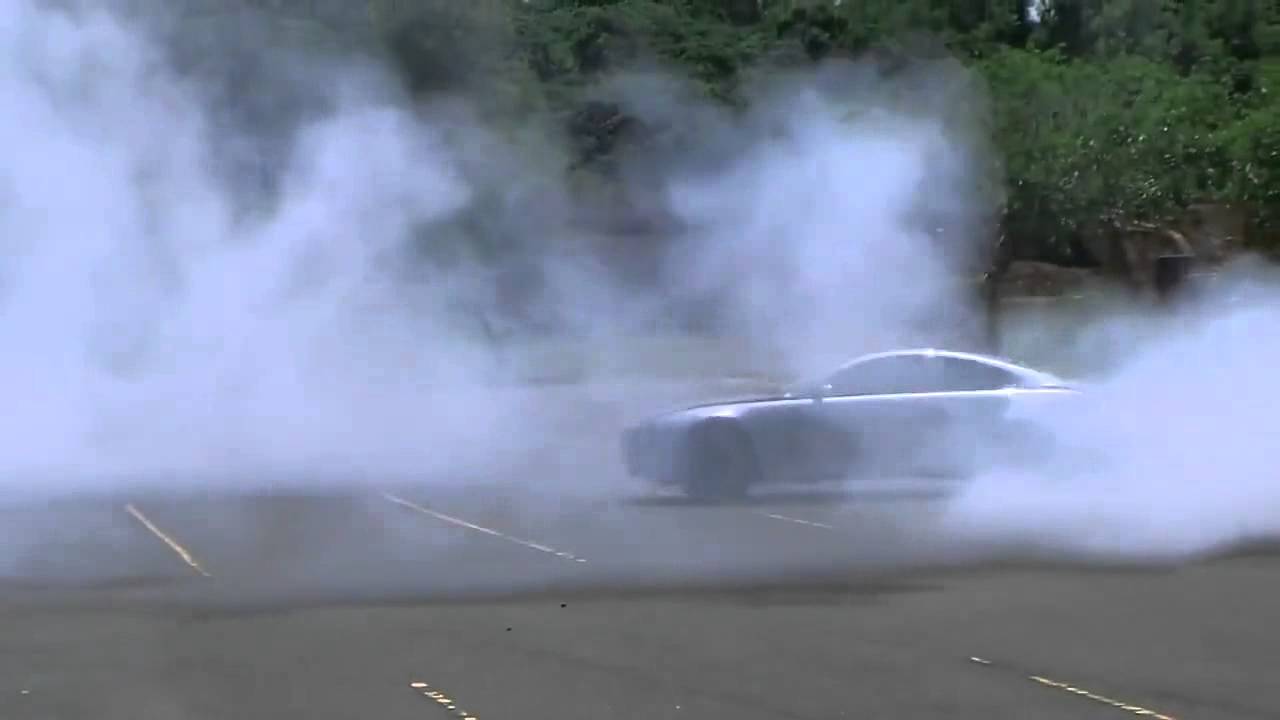 BMW M6 professional drift and burning tires