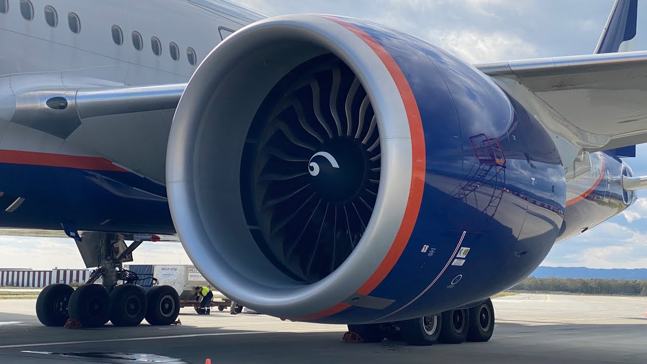 ВЗЛЕТ БОИНГ-777-300ER  ЮЖНО-САХАЛИНСК- МОСКВА  SU1743 09.10.2022  AEROFLOT