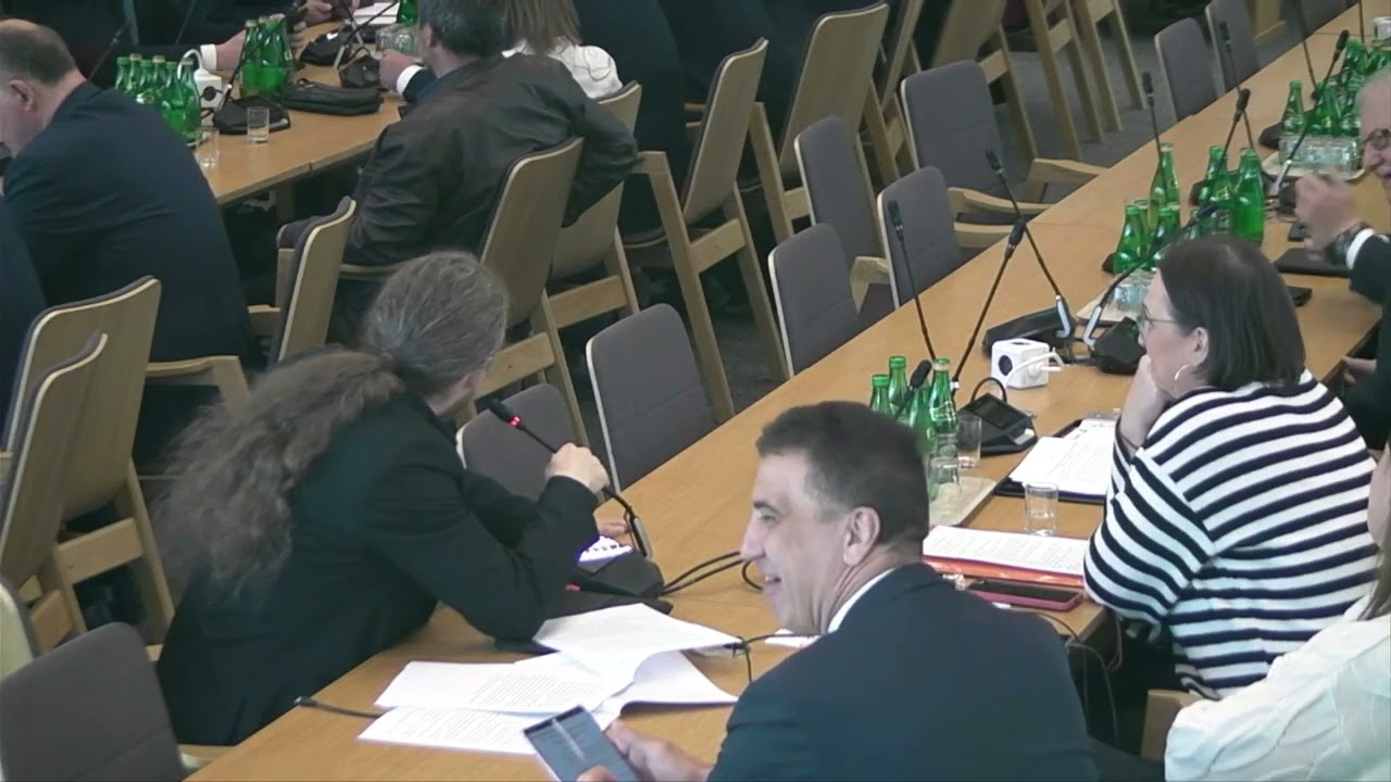 Dobromir Sośnierz - Ten Rząd który jest ogólnie zakochany w regulacjach i chciałby ingerować ...
