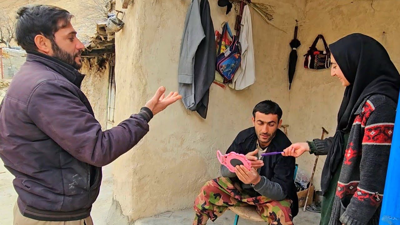 Standing Together Again 🌿 | Saladin Returns to the Village to Help His Brother’s Family