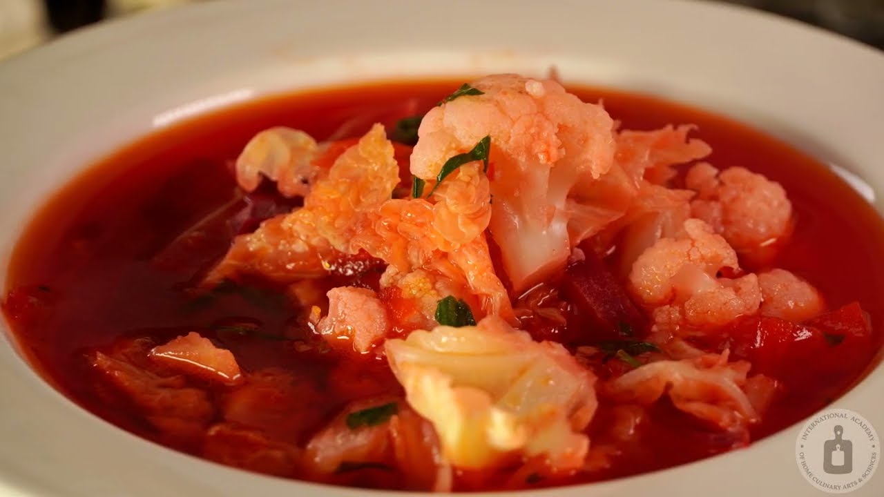 Лёгкий, с нежным вкусом. ПОСТНЫЙ БОРЩ С САВОЙСКОЙ, ЦВЕТНОЙ КАПУСТОЙ И ПОМИДОРАМИ, НА ОВОЩНОМ БУЛЬОНЕ
