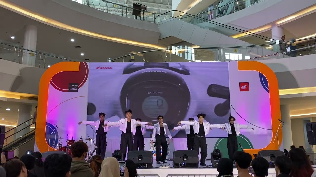 [D'ONE] ENHYPEN (엔하이픈) - INTRO CRIMINAL LOVE + FATAL TROUBLE DANCE COVER @  BIG MALL SAMARINDA