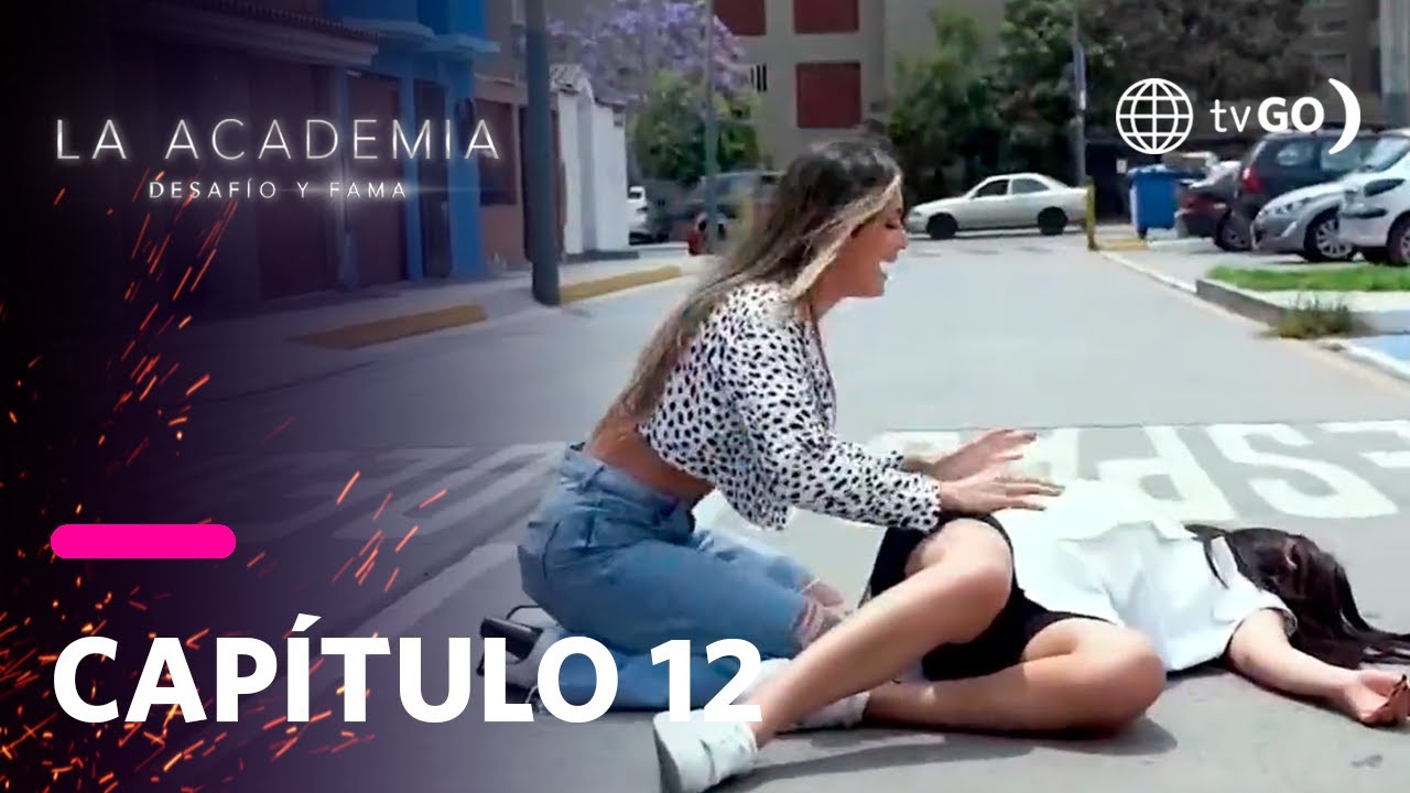 La Academia: Angie sufrió terrible atentado mientras manejaba su auto con Korina | Capítulo 12