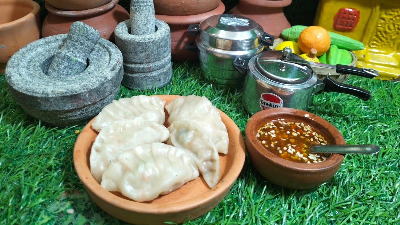 Chicken Dumpling | How to make chicken Momos at Home. Kids tiny food-19 