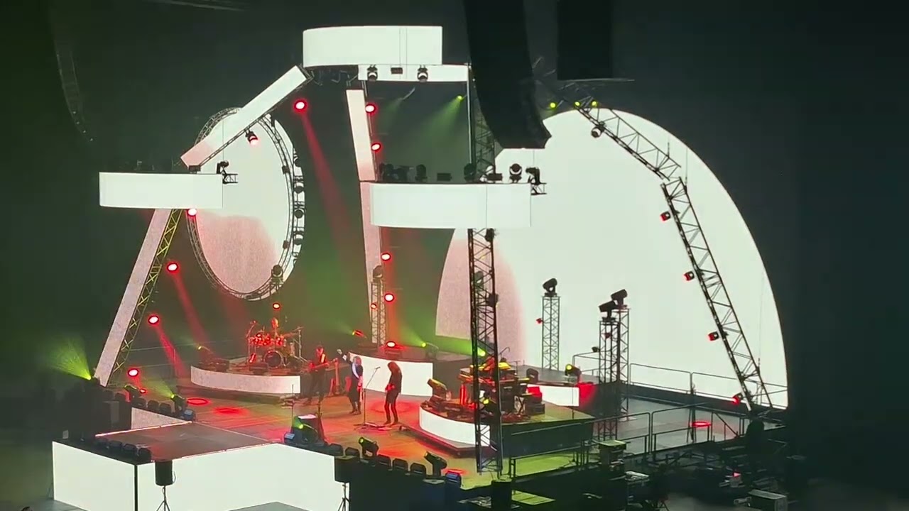 2025.10.18 Koncz Zsuzsa - Miért hagytuk, hogy így legyen - Még 1 ARÉNA koncert