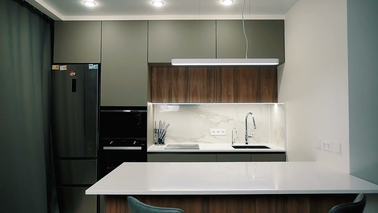 Современная минималистичная кухня для холостяка