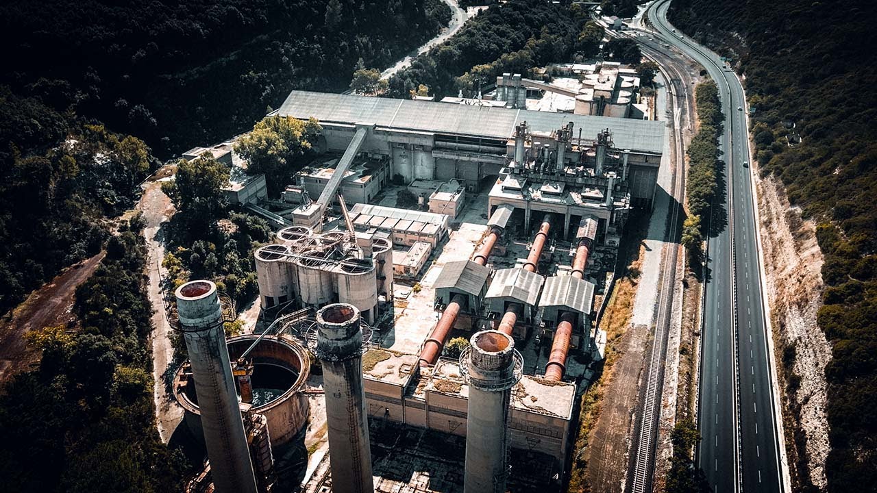 XXL LOST PLACE! - DIE RIESIGE VERLASSENE FABRIK AUF SARDINIEN!
