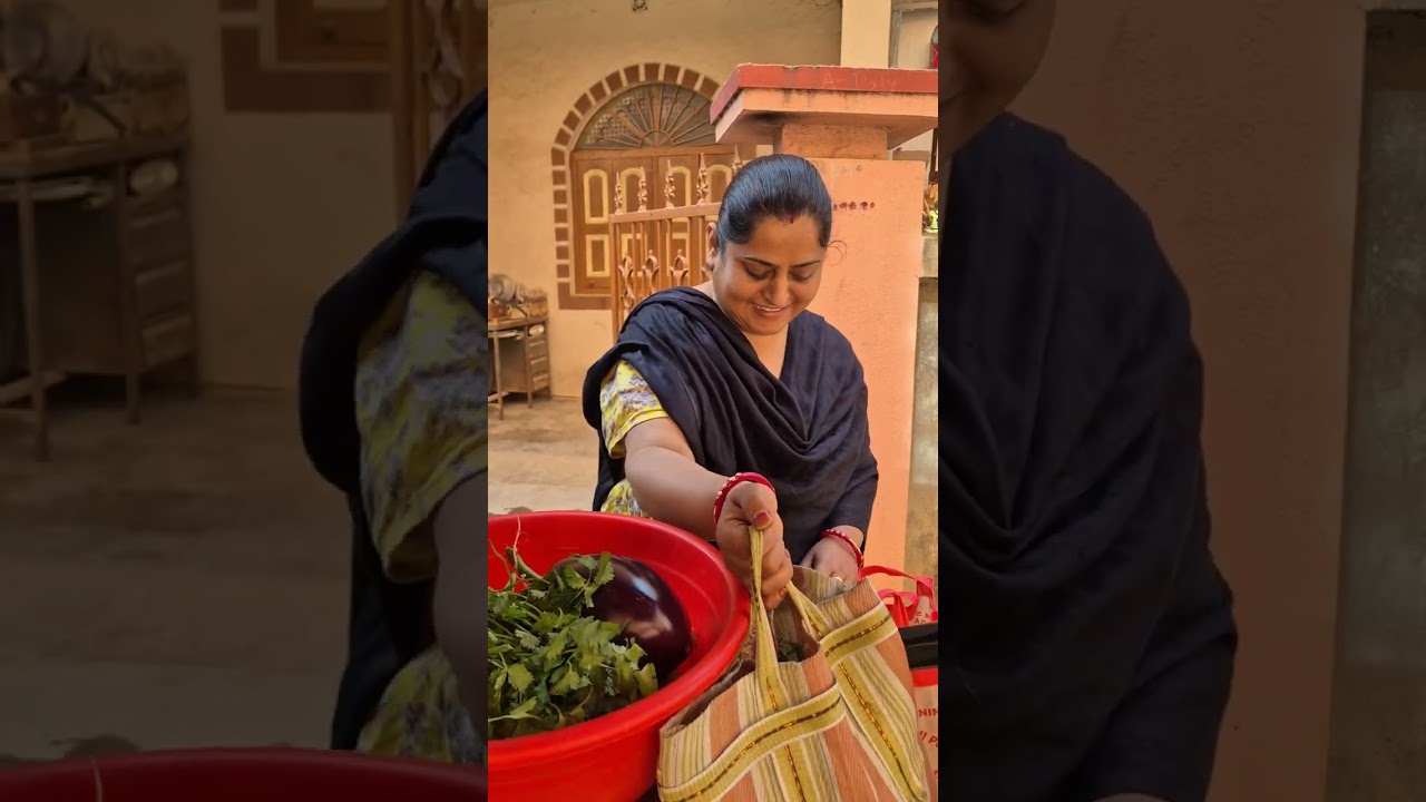 आज है महाशिवरात्रि पूजा तो हम फल ज्यादा लिए हैं और सब्जी कम है।##viralshort #vairalvideo #video 