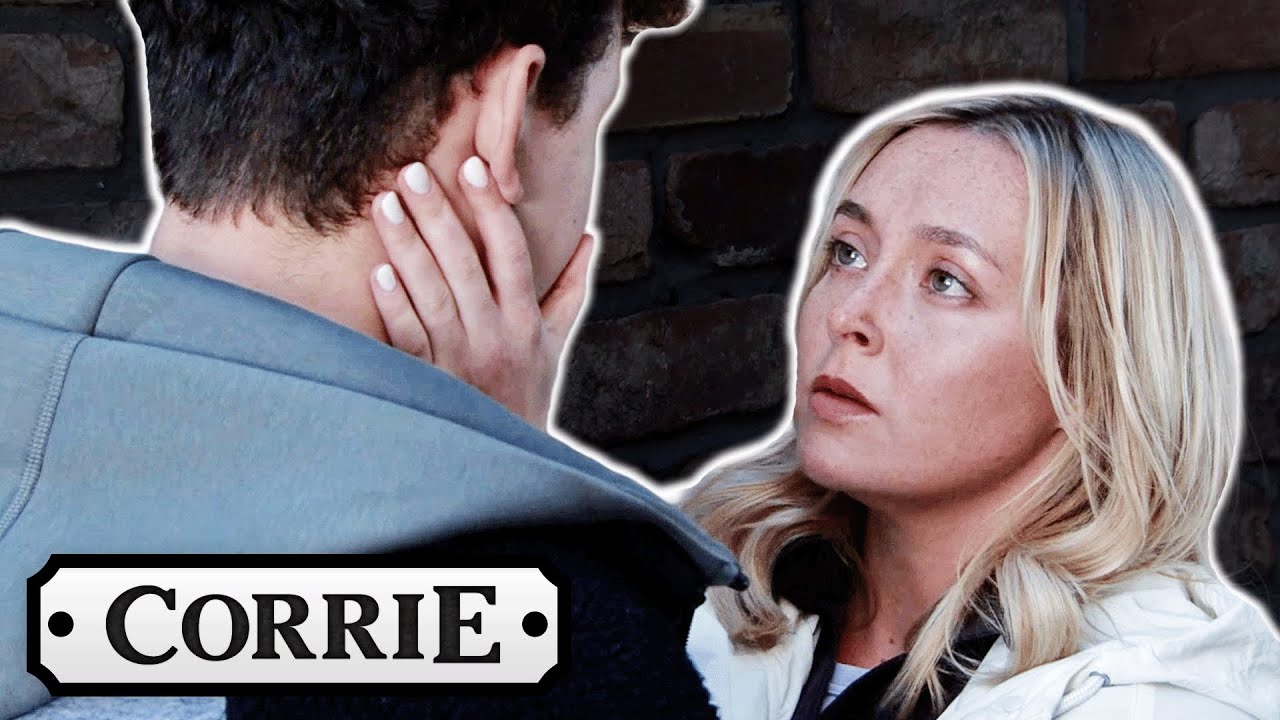 Megan's Moves Draw Will In Deeper | Coronation Street