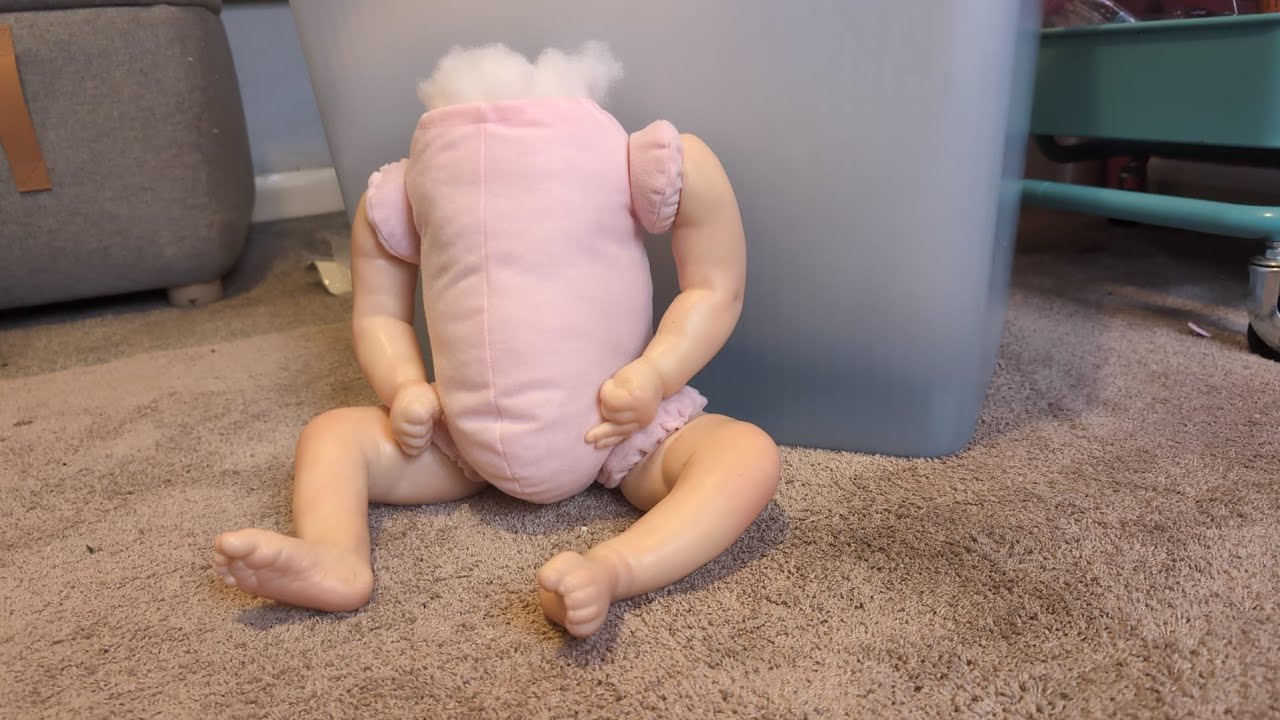 Building my new doll Pearl Part 1 (Carol asleep kit)