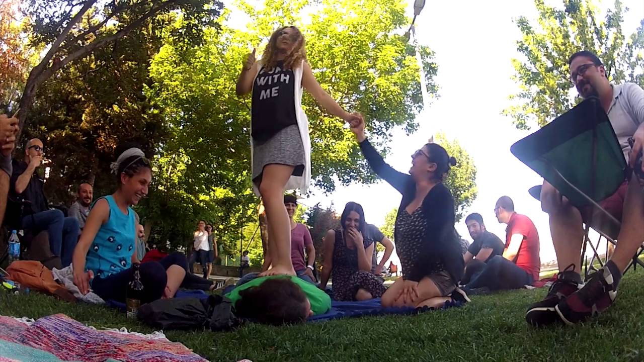 Doğan Yılmaz | Moda Sahilinde Sırt Çiğnetiyoruz...