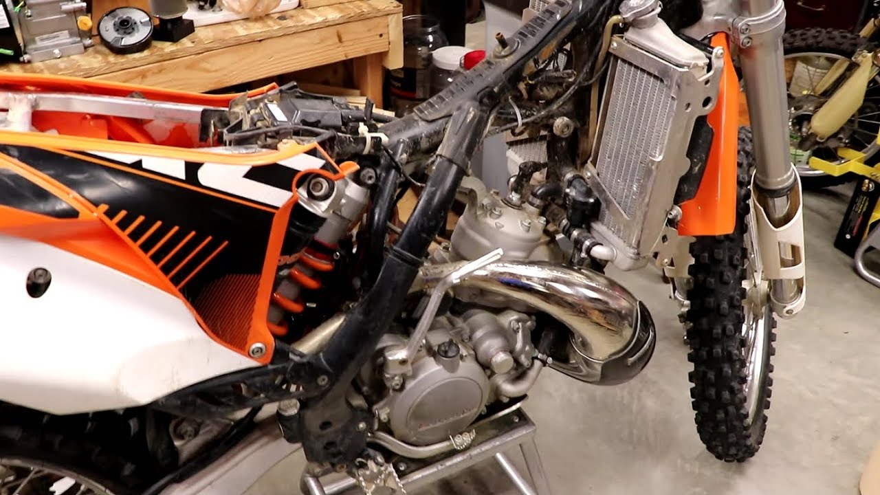 KTM 200 XC-W | Top end rebuild | Part 1