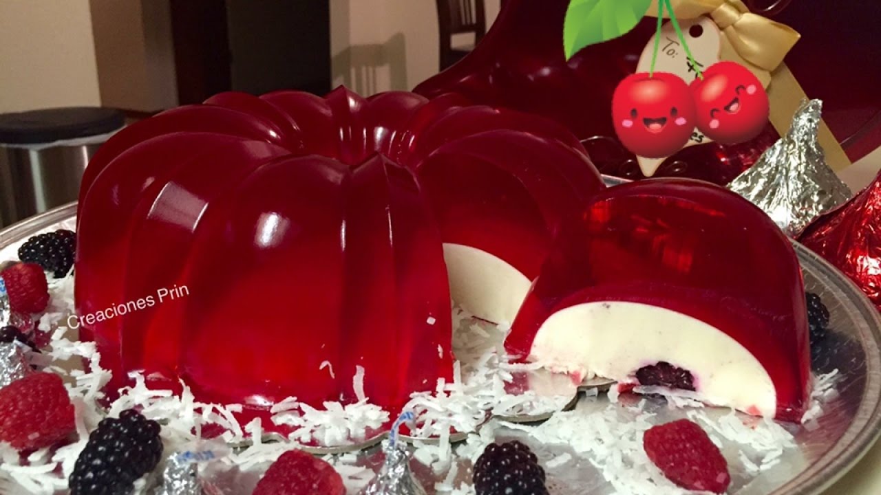 Gelatina flotatina ,rellena de 3 leches ,queso crema y fruta a dentro.
