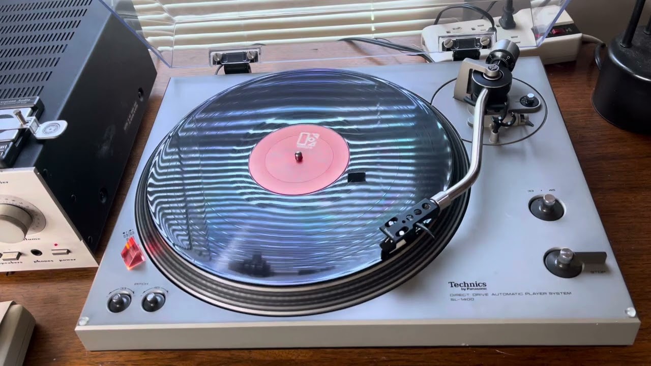 Technics SL-1400 / AT320