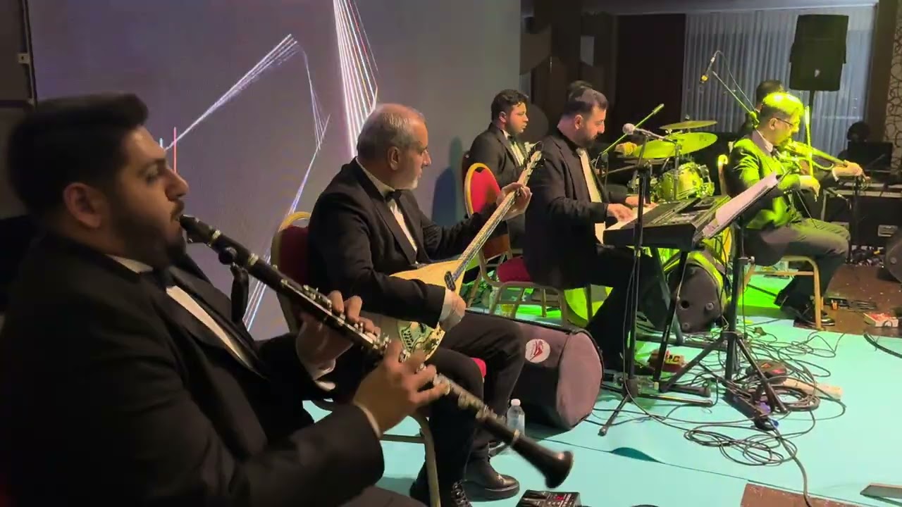 Sahneden canlı canlı performans 