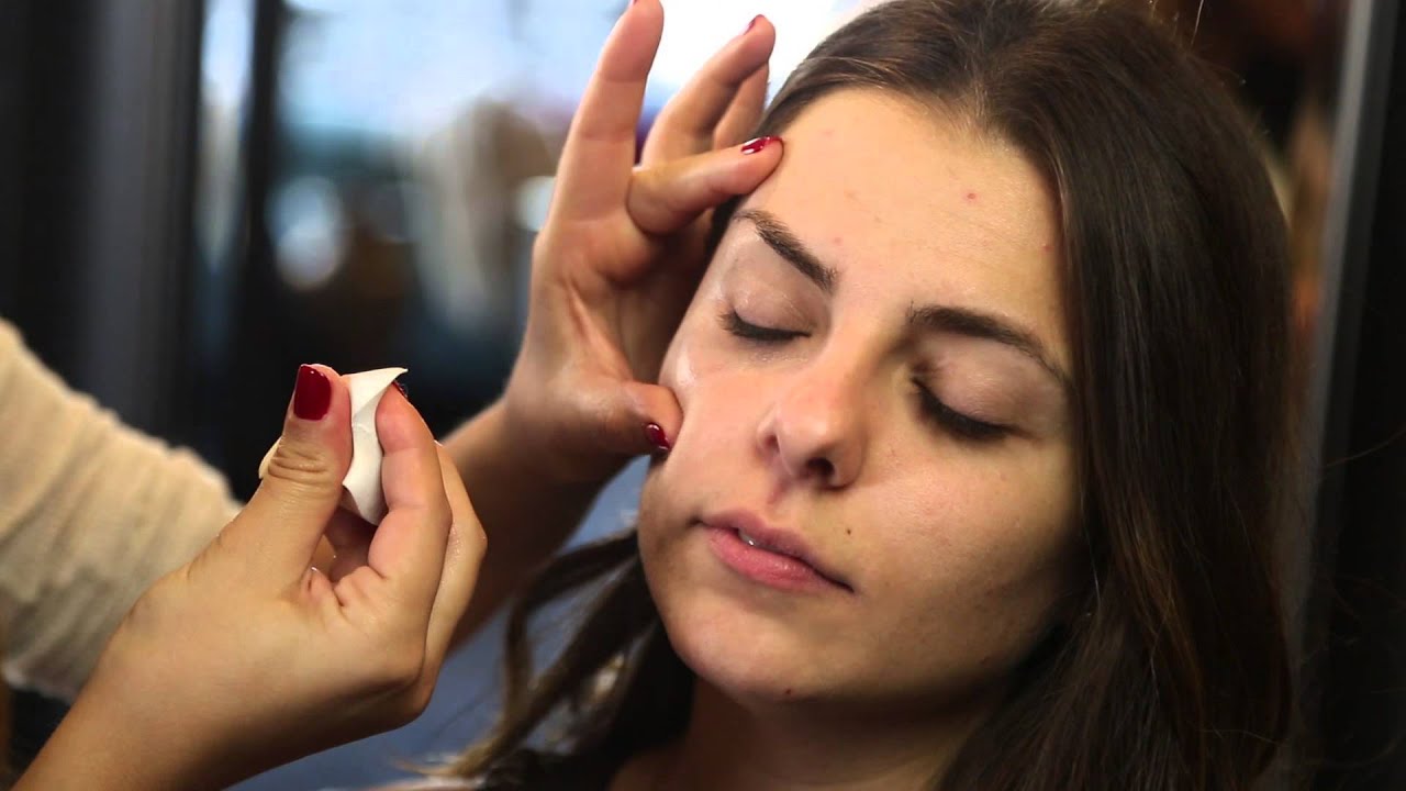 How to Apply Wrinkle Makeup, Also Known as Wrinkle Stipple : Eye Makeup & More