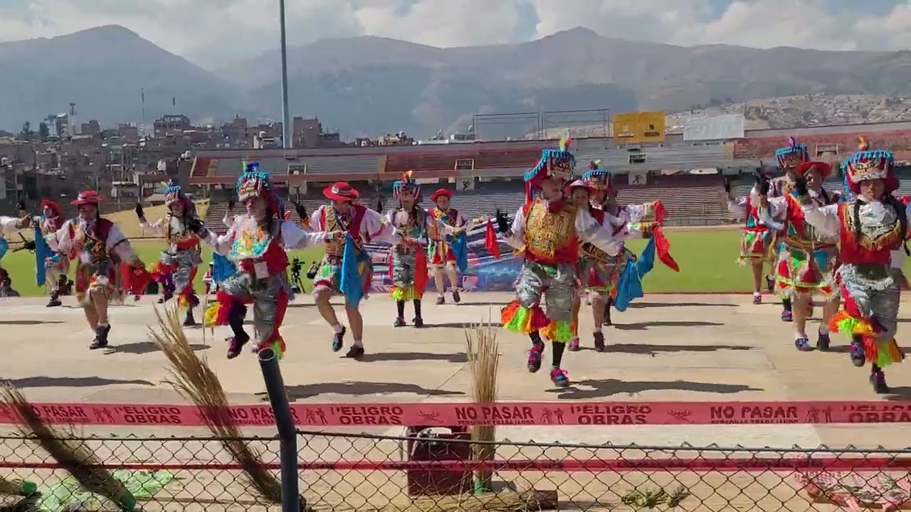 DANZA DE TIJERAS Festidanza UPLA 2024 - Facultad de derecho