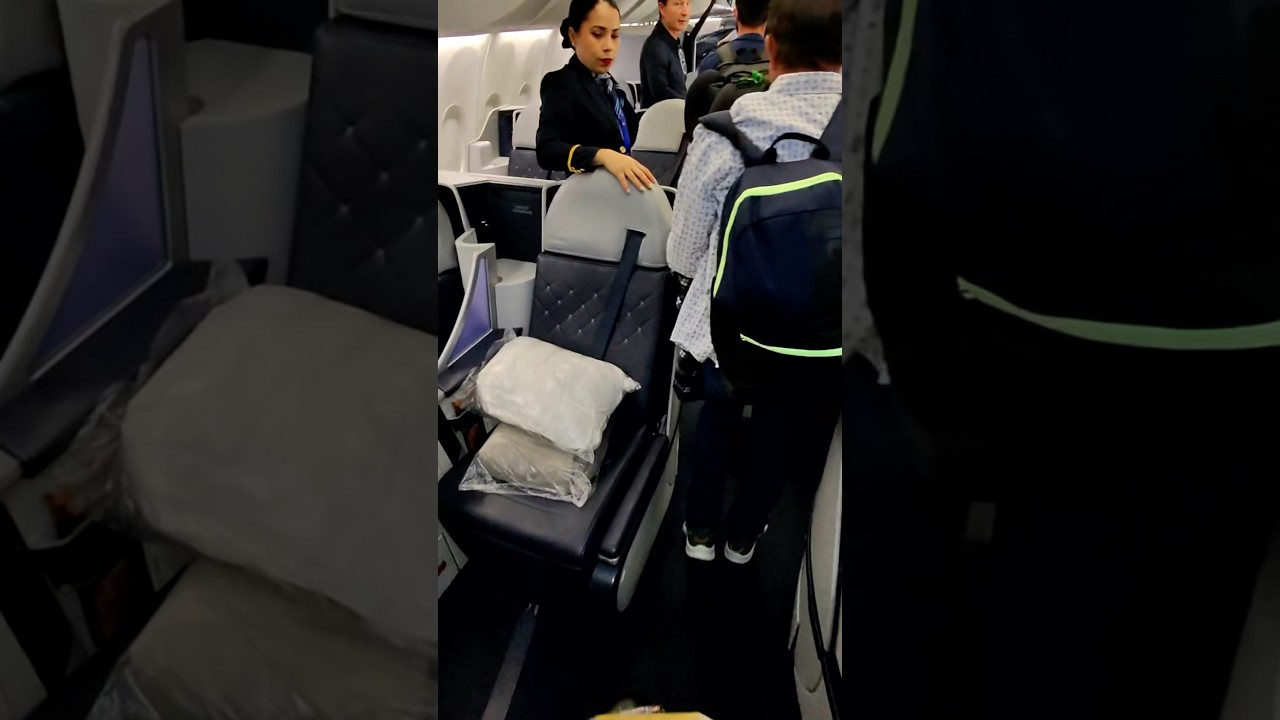 Business class from LAX to Panama City on Copa Airlines #businessclass #luxury #travel #shortvideo