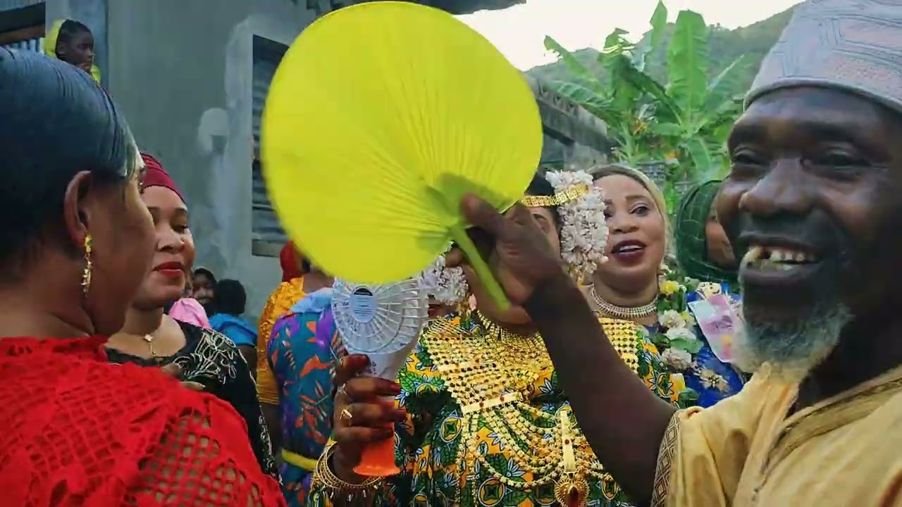 Hichima de Monsieur Bendjaloune Dainya et de son épouse Madame Roihima à Hachipenda 