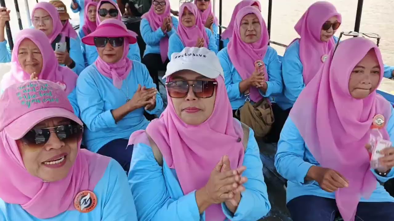 Naik perahu yoook
