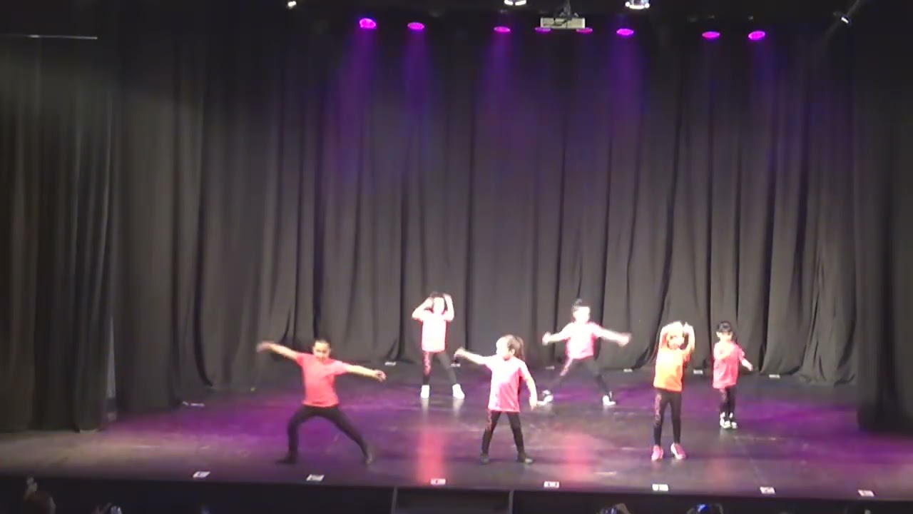 15 SHAKE IT OFF. JARDIN DE DANZA. GLAMS