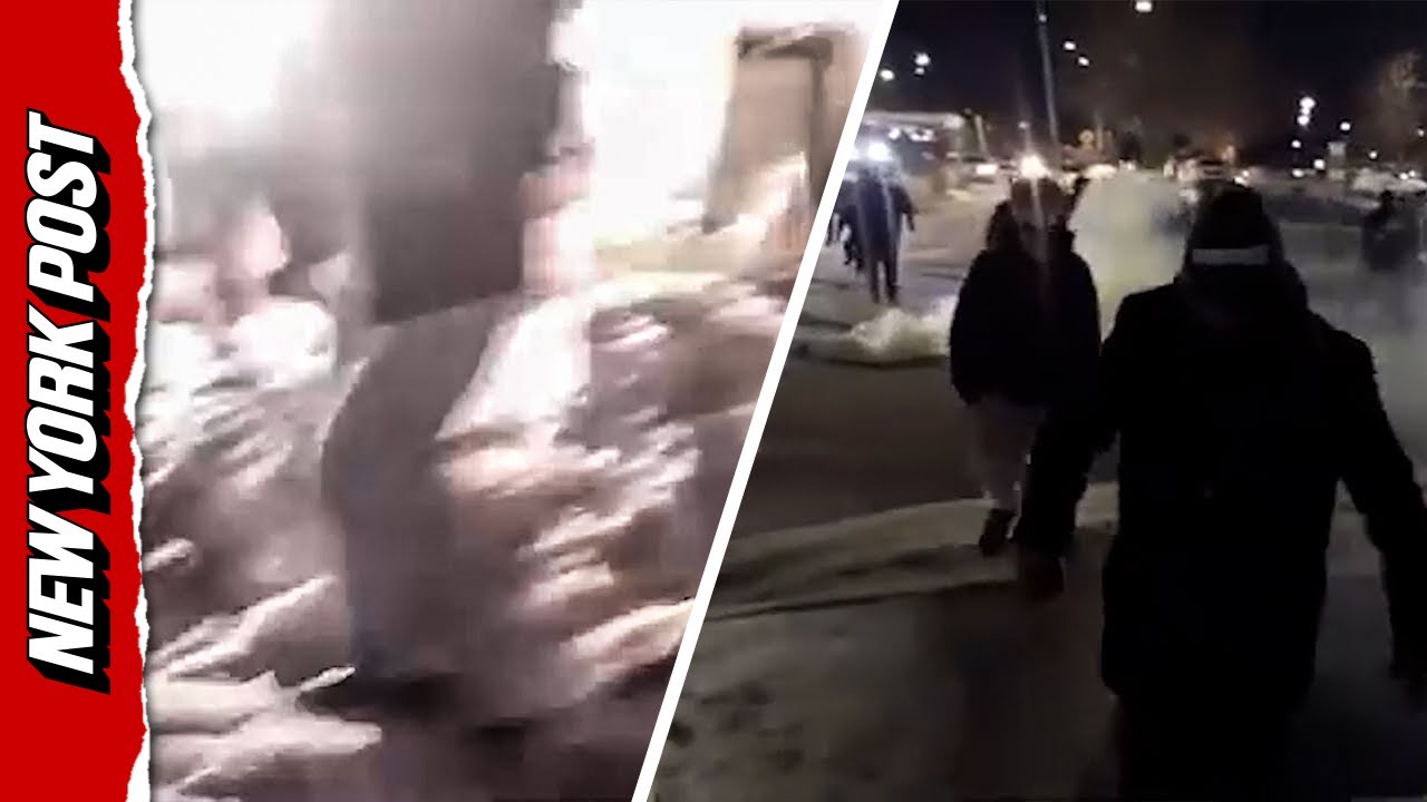 Протестующих обстреляли светошумовыми гранатами у здания иммиграционной и таможенной службы в Мин...