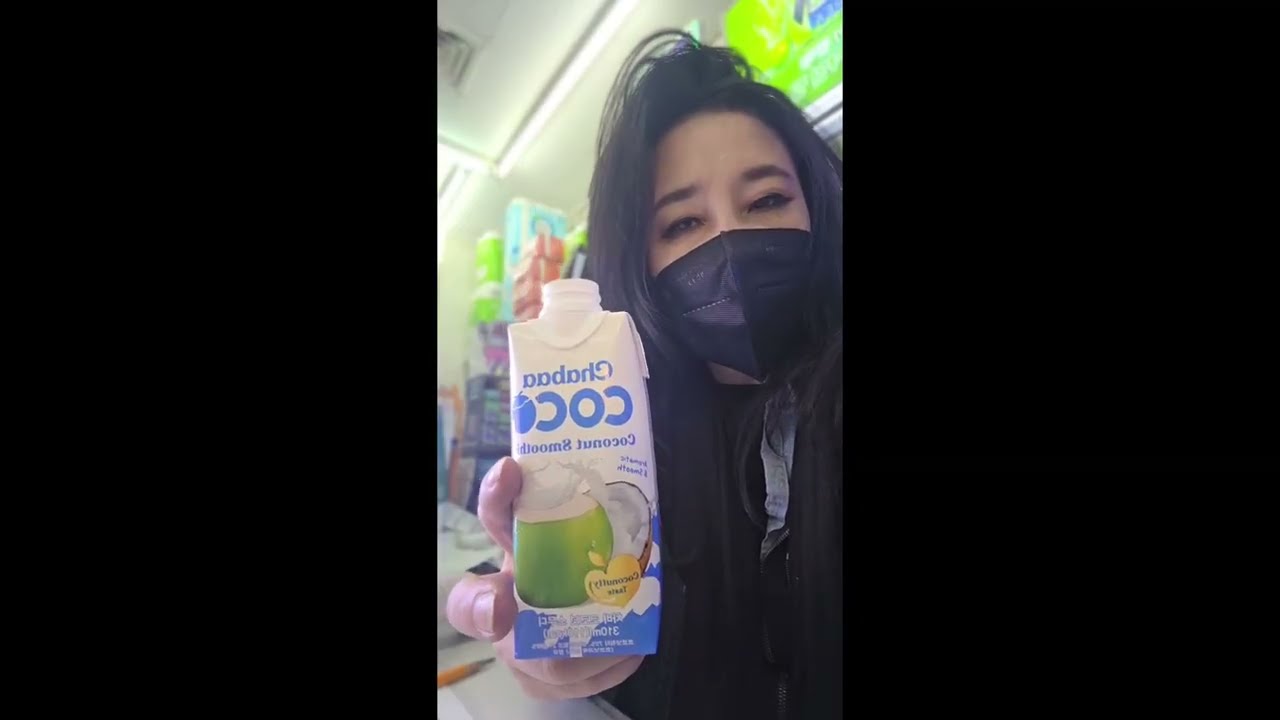 그 회장이 마신다는 코코넛 워터? 편의점 알바의 솔직 후기  Chaebol's Taste? At a Korean Seoul Gangnam Convenience Store 😃