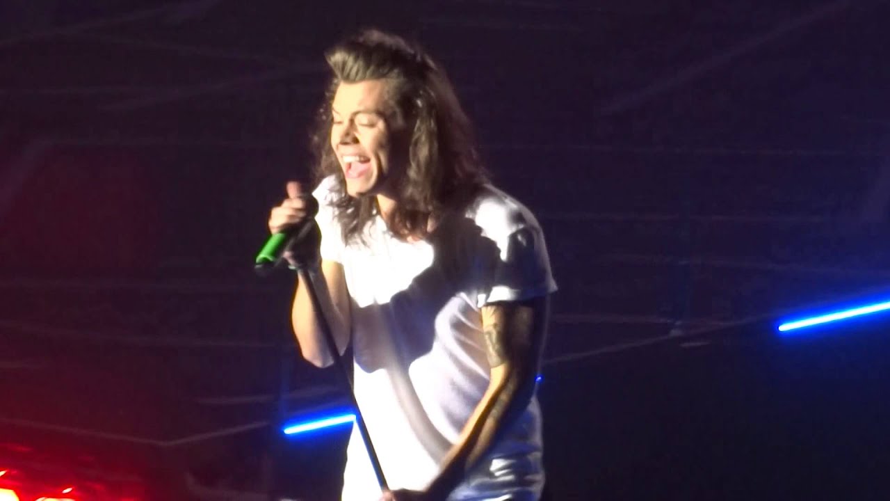 Midnight memories (+Liam talking) - live @ MEN Arena Manchester 03/10/2015