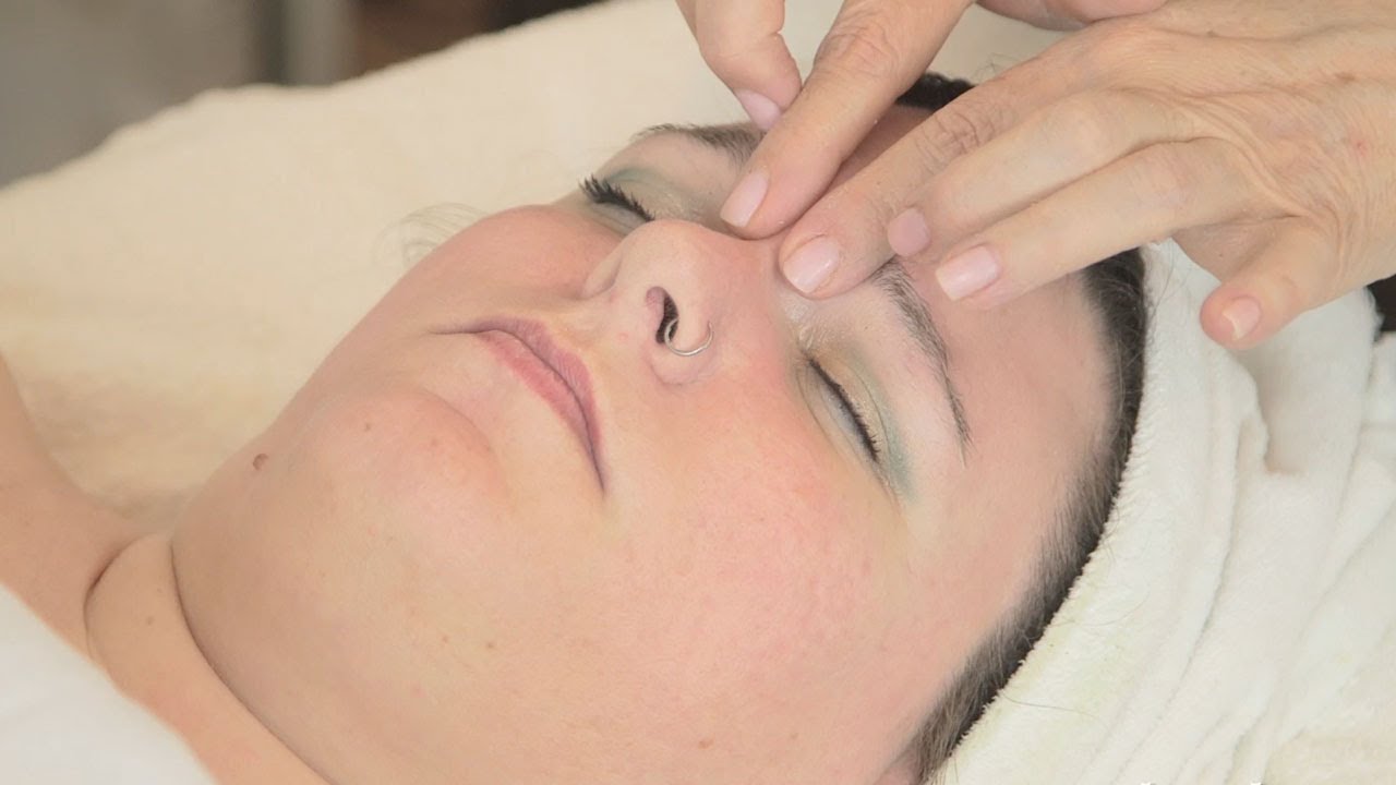 Smoothing & Buffering Old Acne Scars