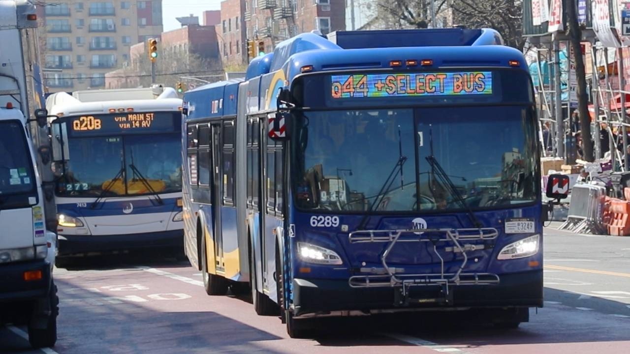 NYCT Bus: 2025 New Flyer XD60 #6289 on the Q44 SBS at Main Street and Kissena Blvd