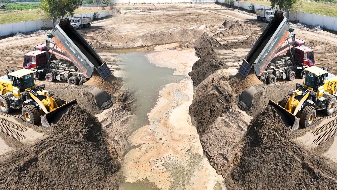 Project Delete Pond Pushing Soil Sand Filling Up Wheel Loader, SHACMAN Truck 25.5Ton