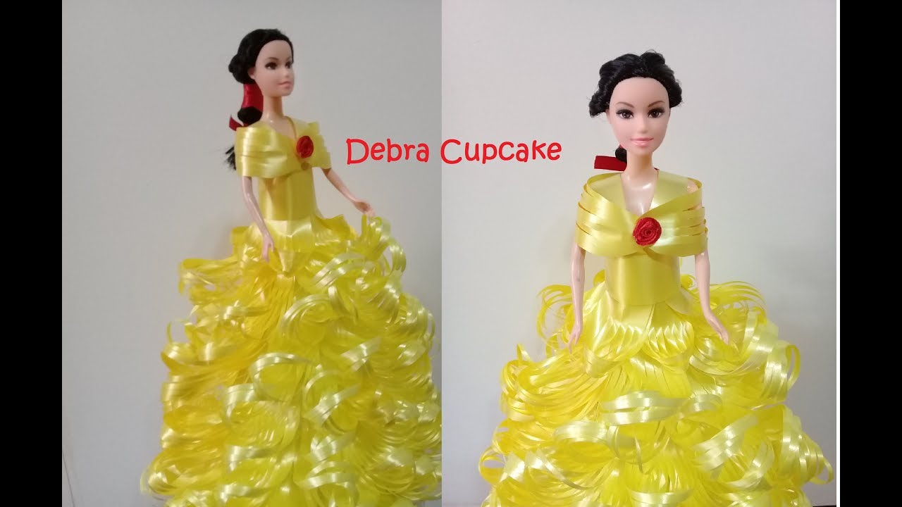 Muñeca Bella decorada con Cinta de Regalo ó cinta de Agua.