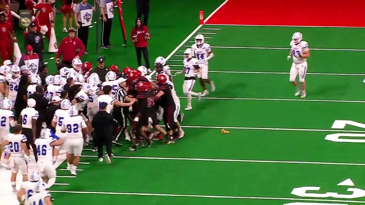 2025 NCAA FCS Championship First Round - Drake Vs South Dakota