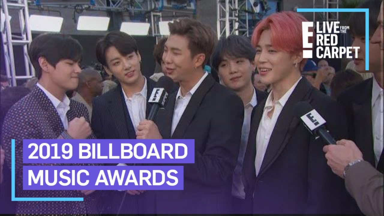 BTS демонстрируют браслеты дружбы от Холзи на BBMA 2019 | Красная дорожка и церемонии награждения E!