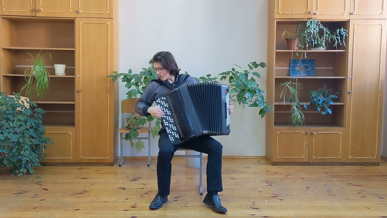 Трач Леонід.  Баян ІІІ категорія