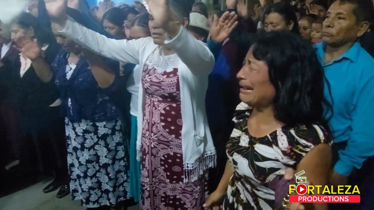 SANTO SANTO SANTO | ALGUIEN CERCA ESTA DE MI // PODEROSAS ALABANZAS CRISTIANAS ADORACION