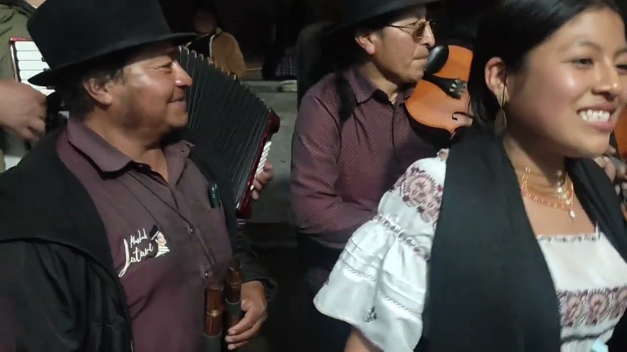 Camuendo Sisay  con su grupo Mushuc Jatary.