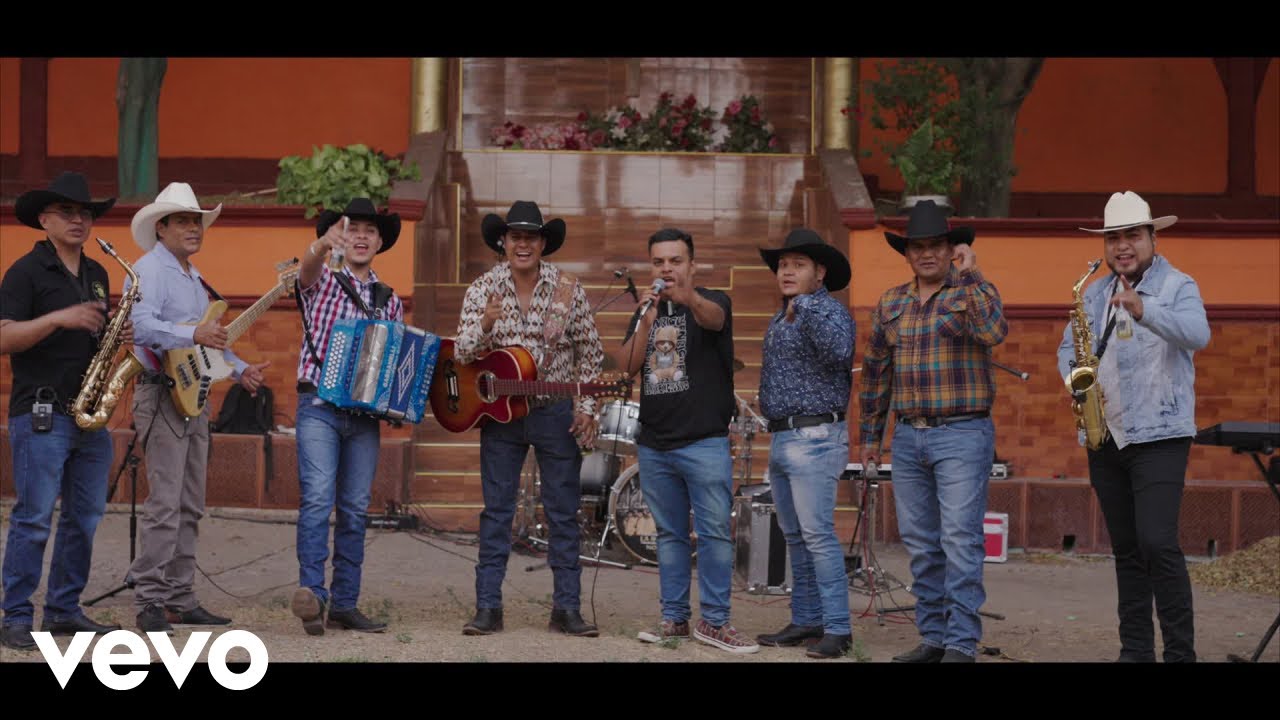Conjunto La Industria Norteña - El Mere Huapango (En vivo)