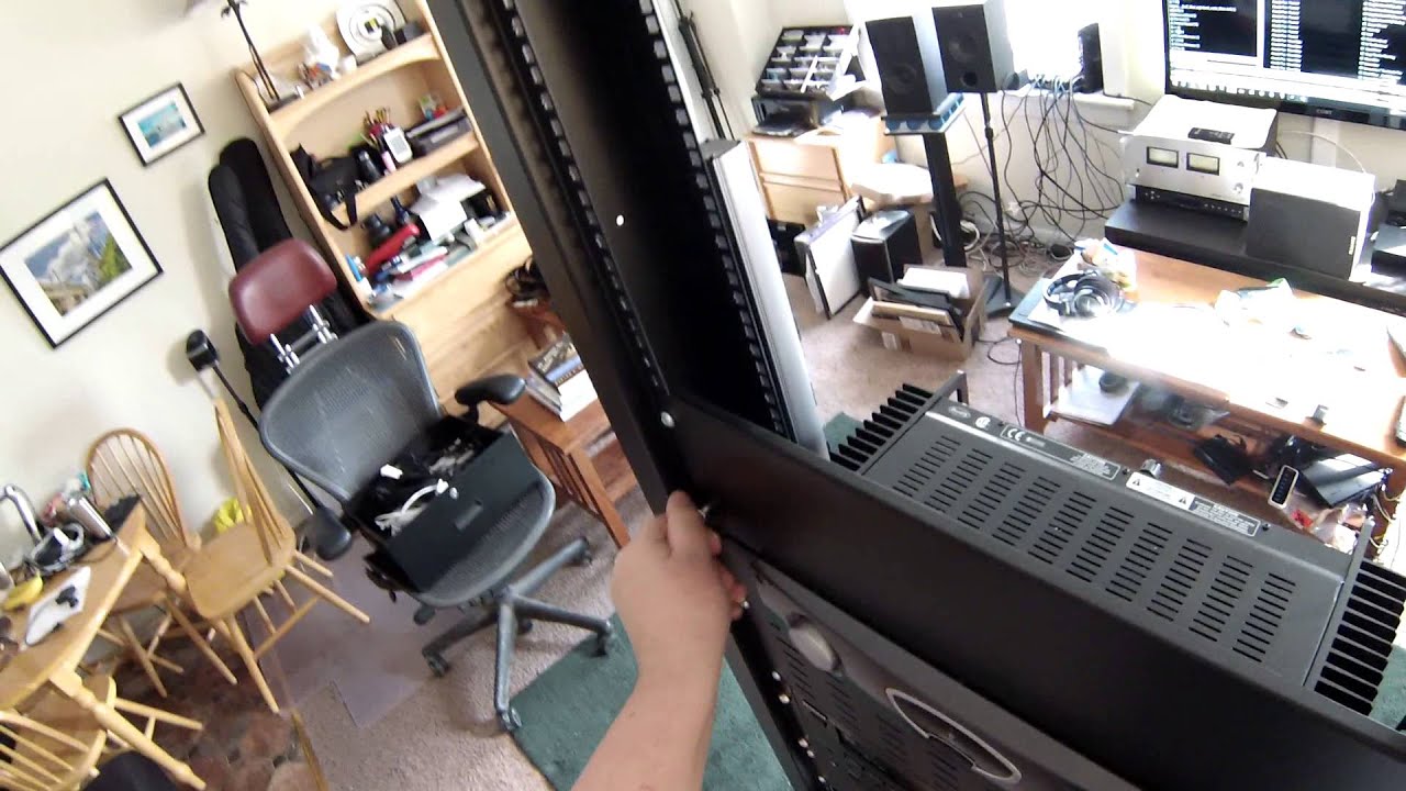Z Review - Startech 42U Rolling Skeleton Rack