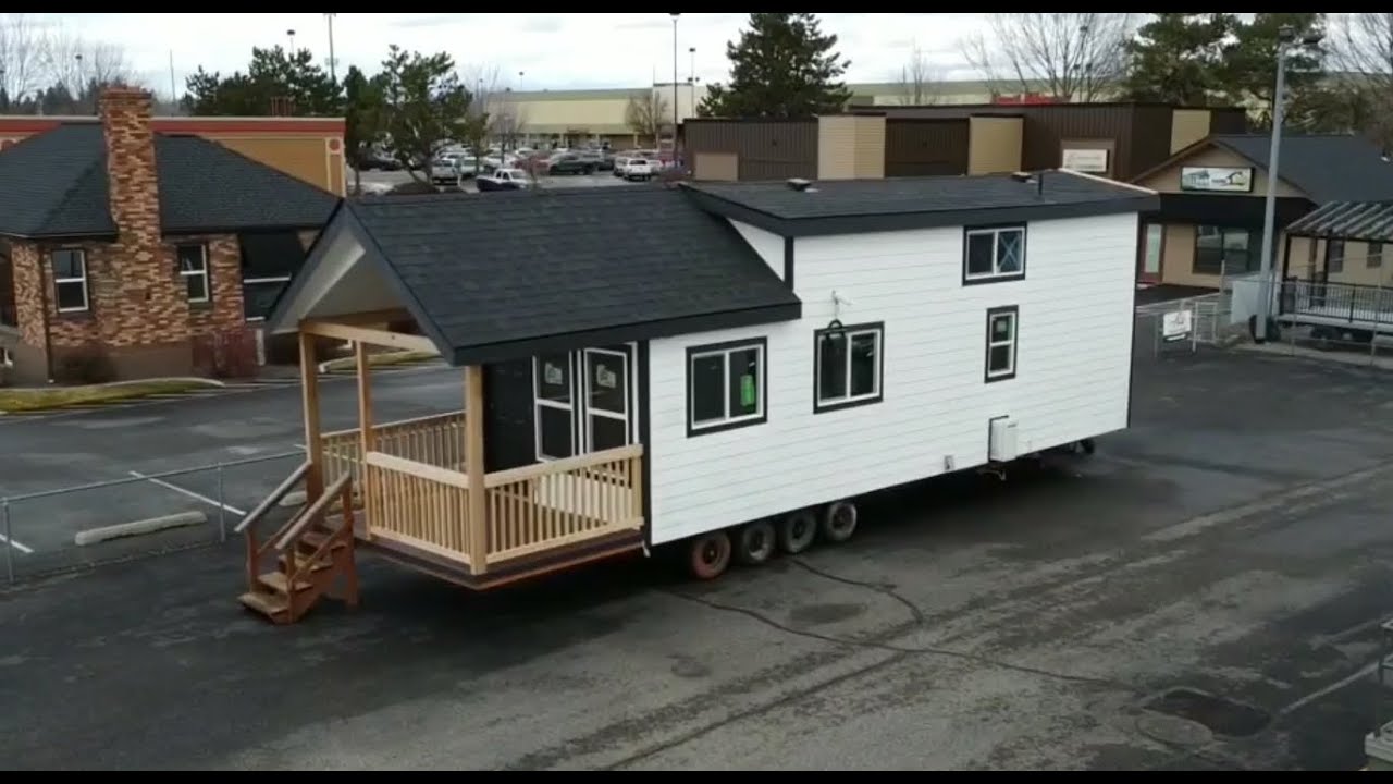 INCREDIBLE TINY HOUSE WITH A FARMHOUSE DESIGN (MUST SEE)