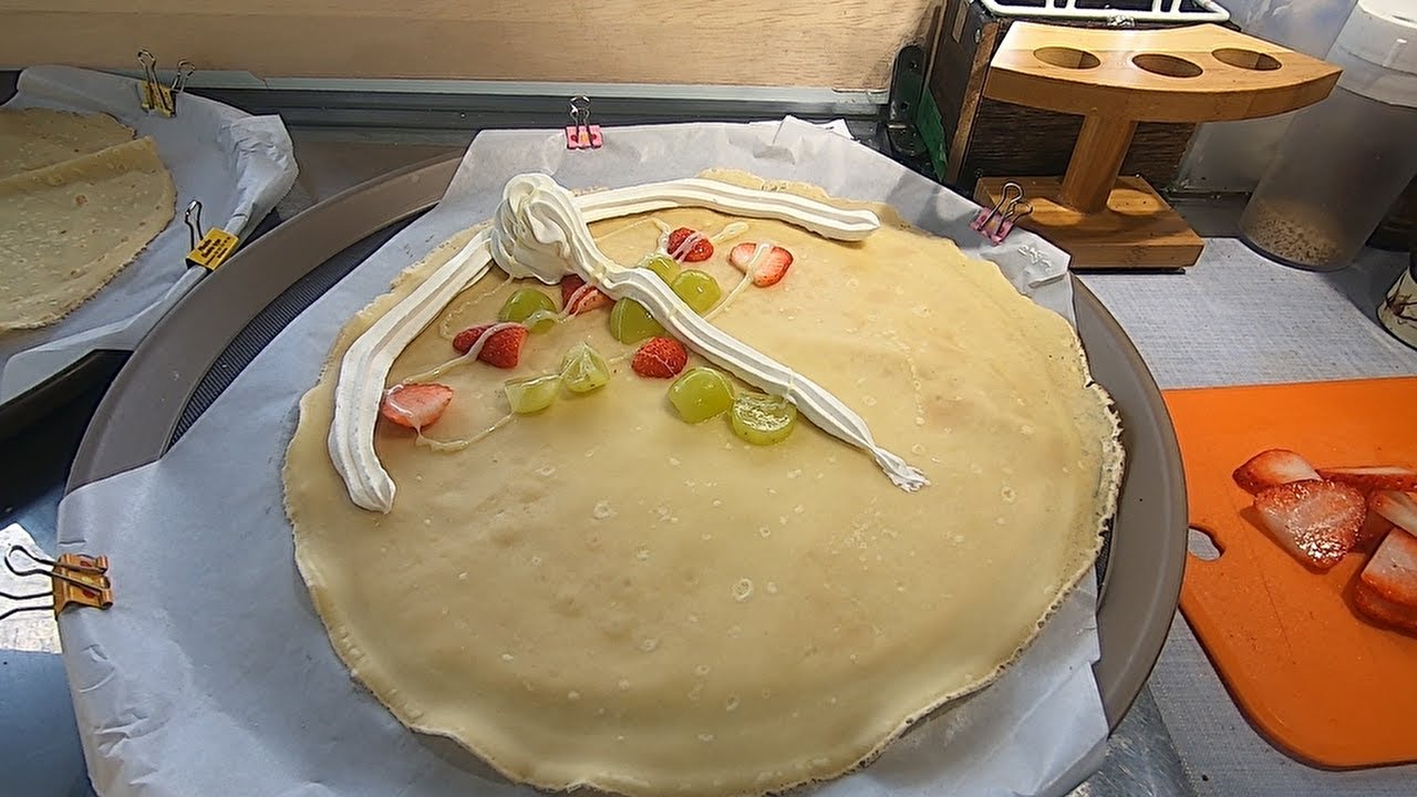 カワイすぎる！クレープキッチンカー「ひまわりクレープ」のクリスマスバージョン