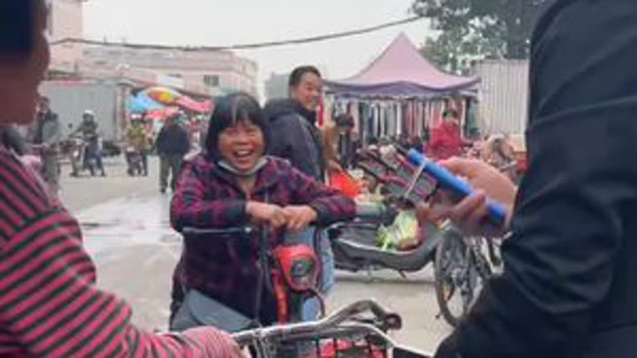 #欧阳锋广东小火鸡##菜市场最靓的仔 #户外直播#正能量