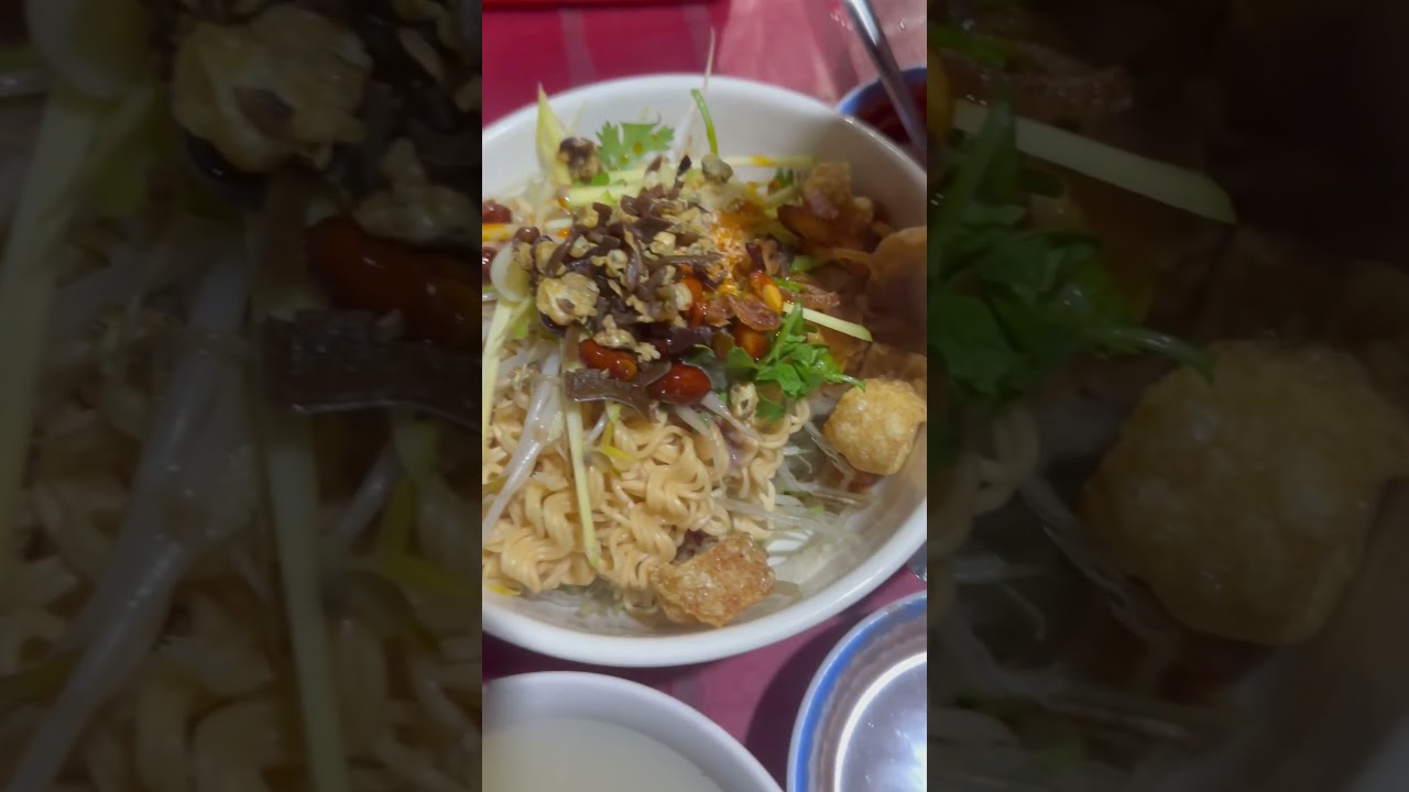 Vietnamese instant noodle bowl | Eat with Pam #vietnamesefood #hue