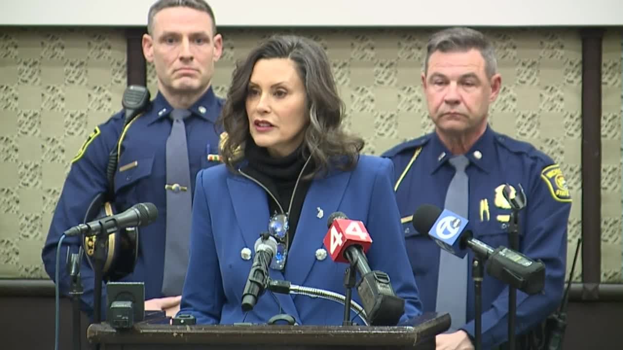 Губернатор Уитмер и следователи выступают по поводу нападения на синагогу «Темпл Исраэль».