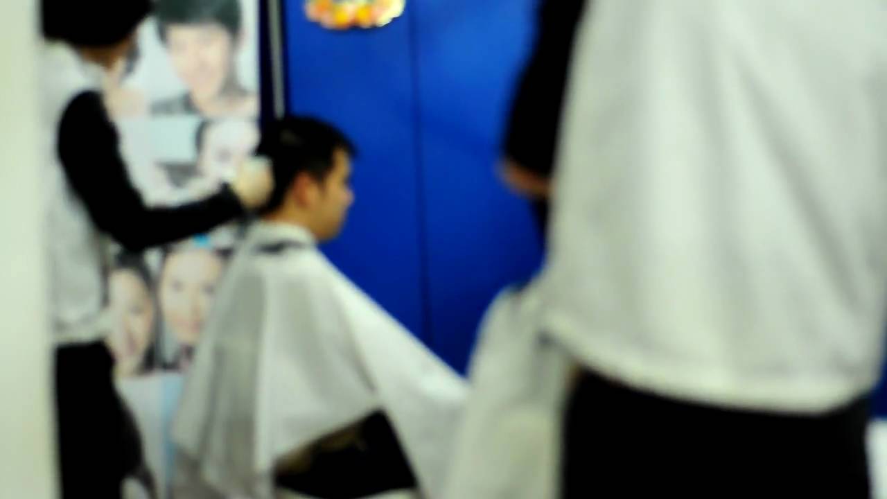 QB House haircut in Wan Chai