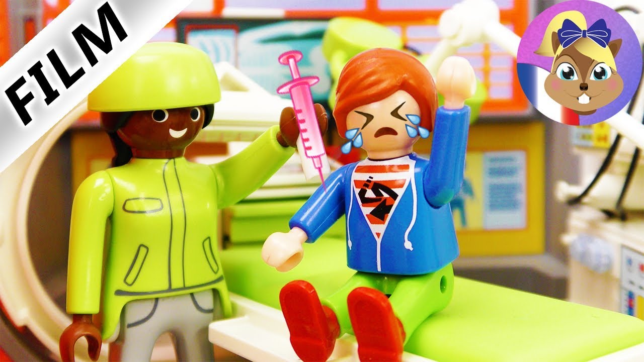 Film Playmobil en français - Julian se fait vacciner! Peur des piqûres - Famille Brie
