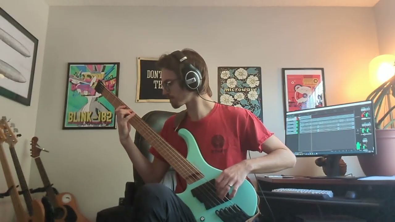 Shadow Stabbing by Cake - Bass Cover