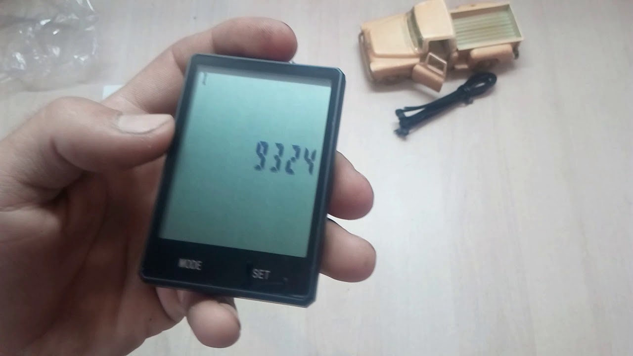 Электронный сенсорный спидометр для велосипеда, и не только. С часами и термометром.