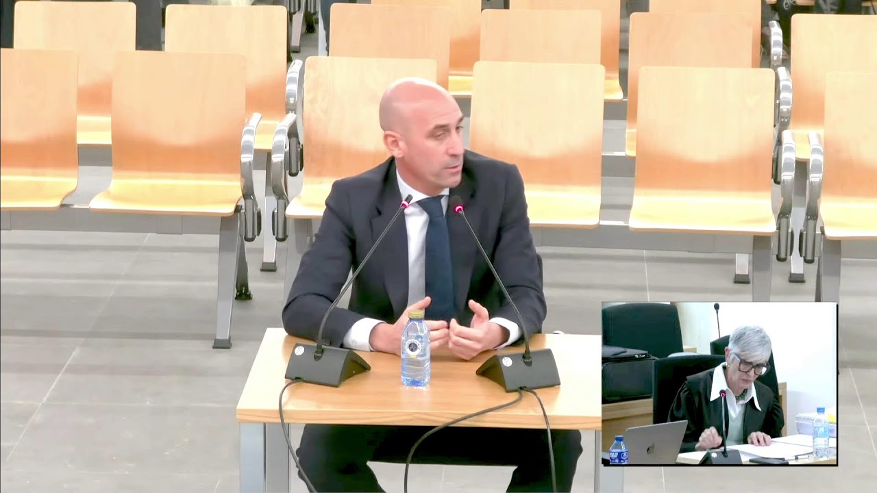 🔴 Rubiales defiende que el beso a Jenni Hermoso fue 