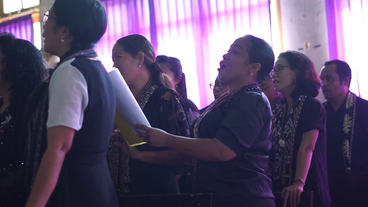 SUJUD DAN SEMBAH; PS  SOLA GRATIA GMIT SYALOM ENDE
